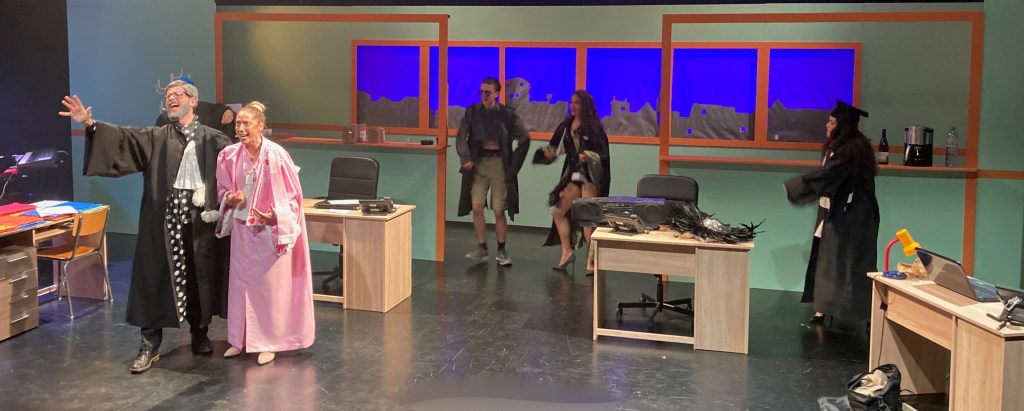 Le Théâtre des Abeilles a invité l’abeille sauvage dans la ruche : quelle chance&nbsp;!